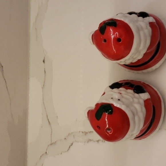 VINTAGE Salt and Pepper Shaker ceramic Santa Clause 3.25"tall Christmas Decor - Picture 5 of 11
